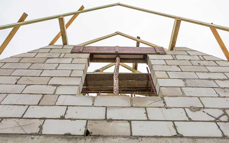 фронтон в ломе из газобетона