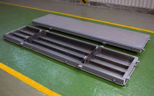 Mold bases (2,4×0,6×0,6 m for 24 gas-concrete blocks) with the metal bottom