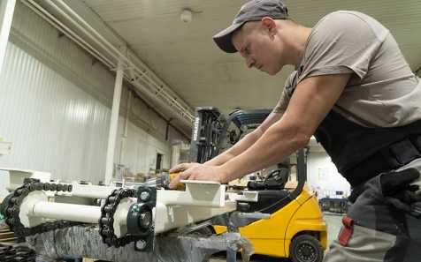 Монтируем цепь толкателя