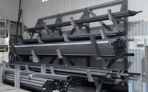 Кадры из склада металла