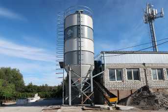 Cement silo