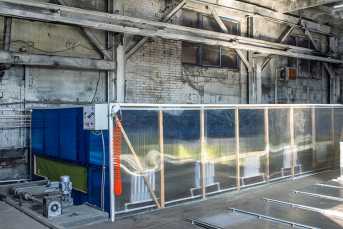 Heating cameras for conveyor-type molds